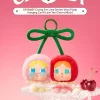 CRYBABY Crying For Love-serien – Vinylplysj-hengekort (Elsker deg Cherry Much)