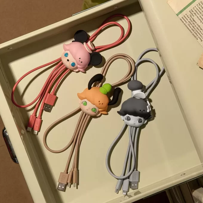 DIMOO WORLD × DISNEY-serien – 2-i-1-kabelboks
