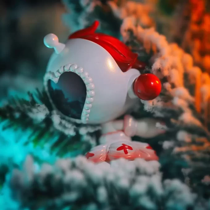 SKULLPANDA Hvit Hushjelp Figur