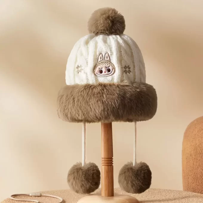 Varm, fluffy juleserie – LABUBU plysjlue